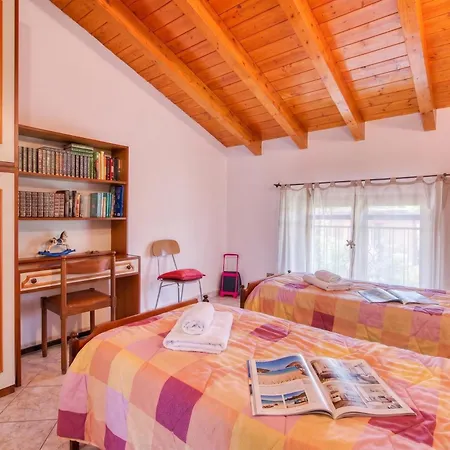 Casa Maddalena Private Beach, 2br Sleeps 4 - Happy Cadrezzate