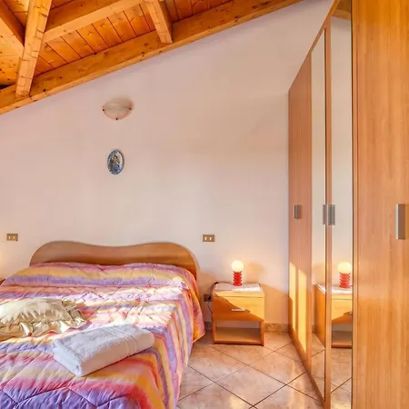 Casa Maddalena Private Beach, 2br Sleeps 4 - Happy * Cadrezzate